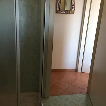 Airport Sunset Haven: Sea View, Pool & Access Apartment *