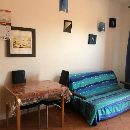 Apartment Airport Sunset Haven: Sea View, Pool & Access *