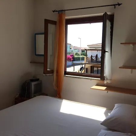 Apartment Airport Sunset Haven: Sea View, Pool & Access *