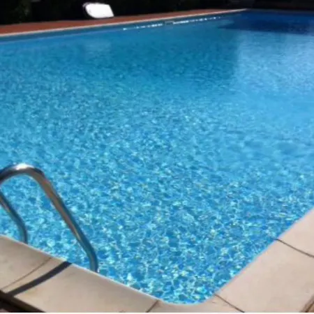 Apartment Airport Sunset Haven: Sea View, Pool & Access