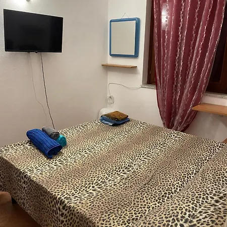 Airport Sunset Haven: Sea View, Pool & Access Olbia