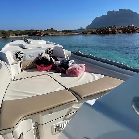 Airport Sunset Haven: Sea View, Pool & Access * Olbia